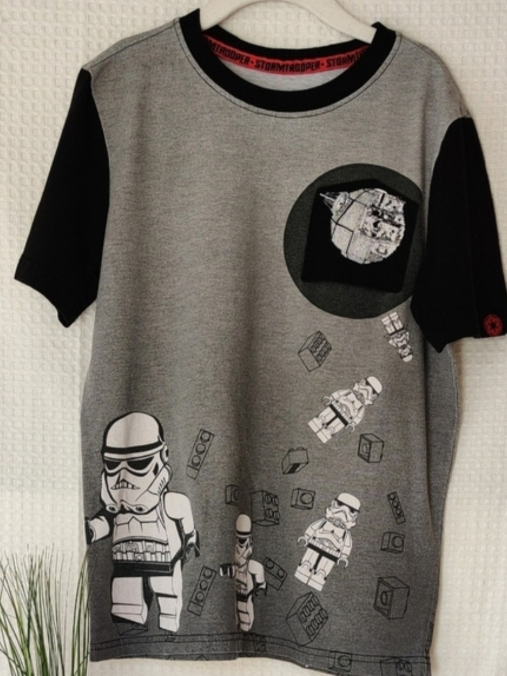 Star Wars Storm Trooper Lego Boys Gray and Black T-Shirt Size 10/12 💰